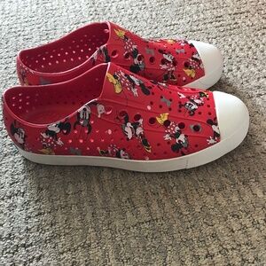 Native x Disney Minnie Mouse Jefferson Print Shoes size W8M6 vguc